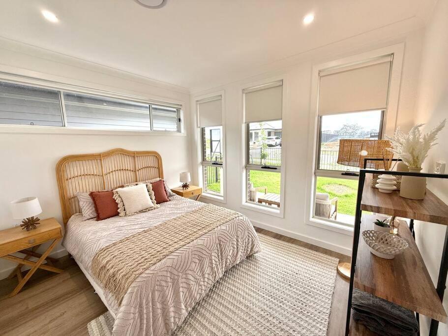 Luxury 6 Bedroom Home In Wilton Exterior photo